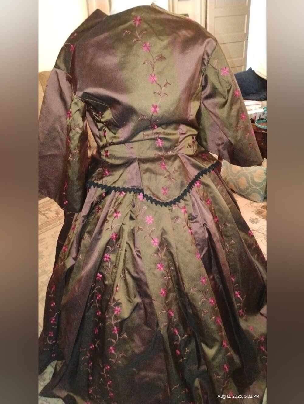 Brown Two Tone Taffeta Victorian Walking Dress Red Floral Embroidery Reenactor - Picture 15 of 15